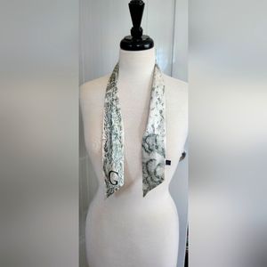 Scarf from shein. Color cream and green.